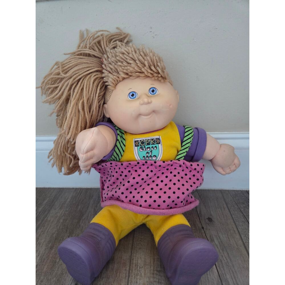Vintage 1990 Cabbage Patch Kids Doll Class of 1990 Hasbro Soft Body Toy